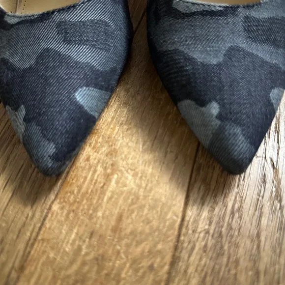 Nine West Pointed Toe Heels Gray Blue Camo Fabric Pumps Women's Size 8 - Picture 6 of 11